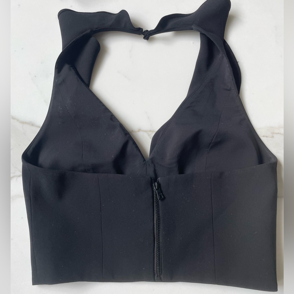 Alice + Olivia Black Ruffled Sleeveless Crop Top - Picture 3 of 6
